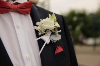 Blumen-Heiraten-auf-Usedom-brautsrauß-rosen-und-dornen-florist-zinnowitz-blumenladen- anstecker-weiß